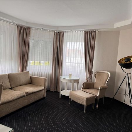 Hotel & Restaurant Schoenau بين المظهر الخارجي الصورة