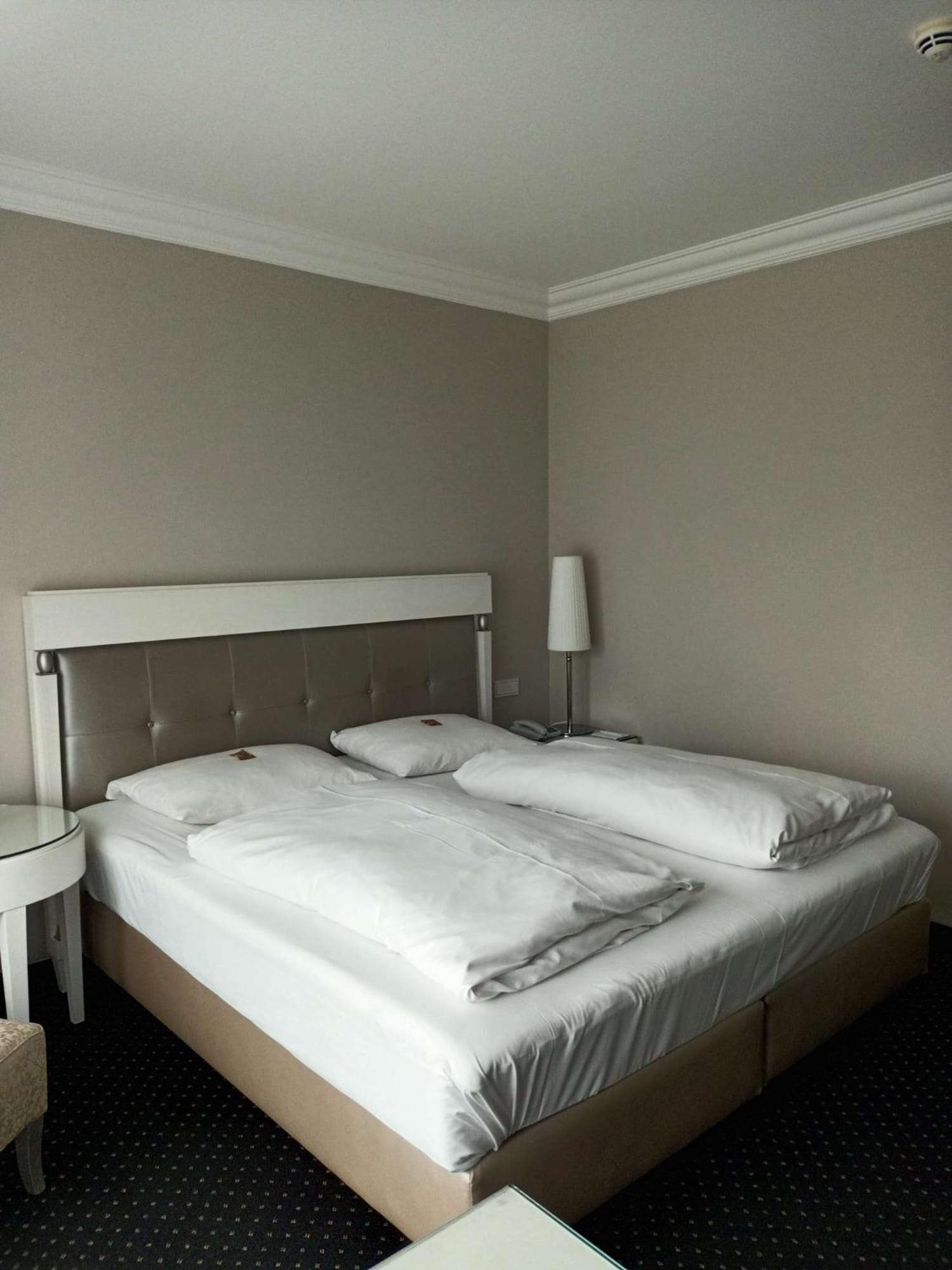 Hotel & Restaurant Schoenau بين المظهر الخارجي الصورة