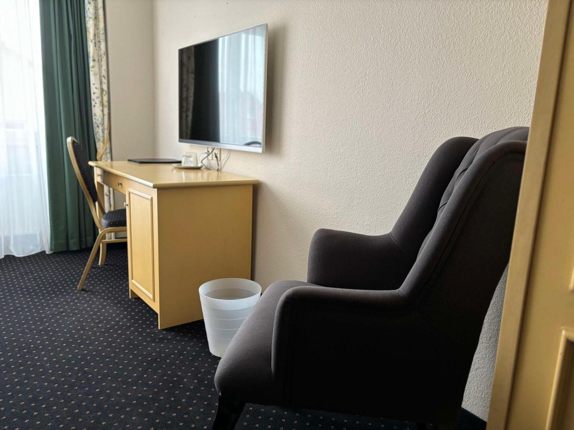 Hotel & Restaurant Schoenau بين المظهر الخارجي الصورة