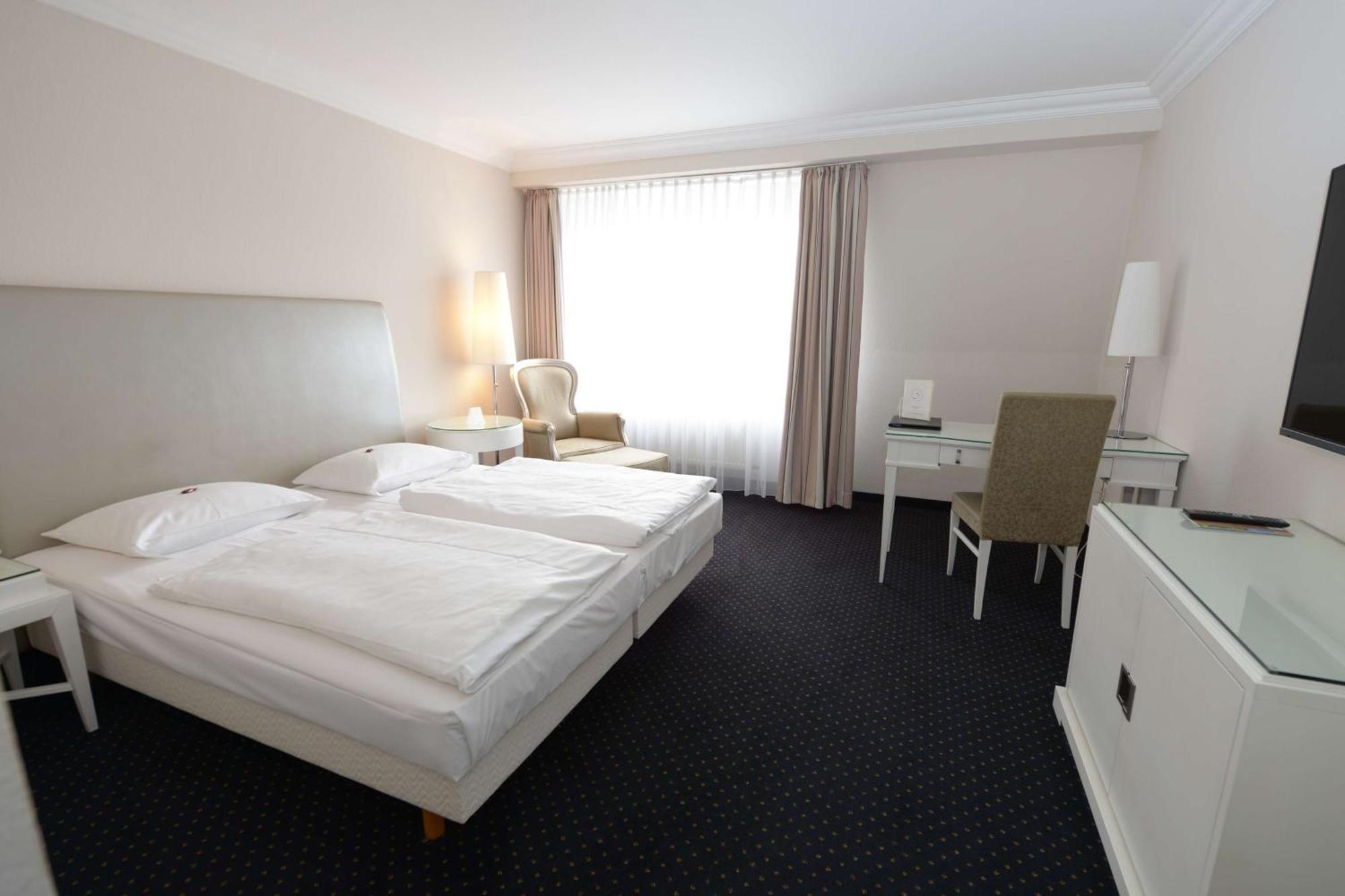 Hotel & Restaurant Schoenau بين المظهر الخارجي الصورة