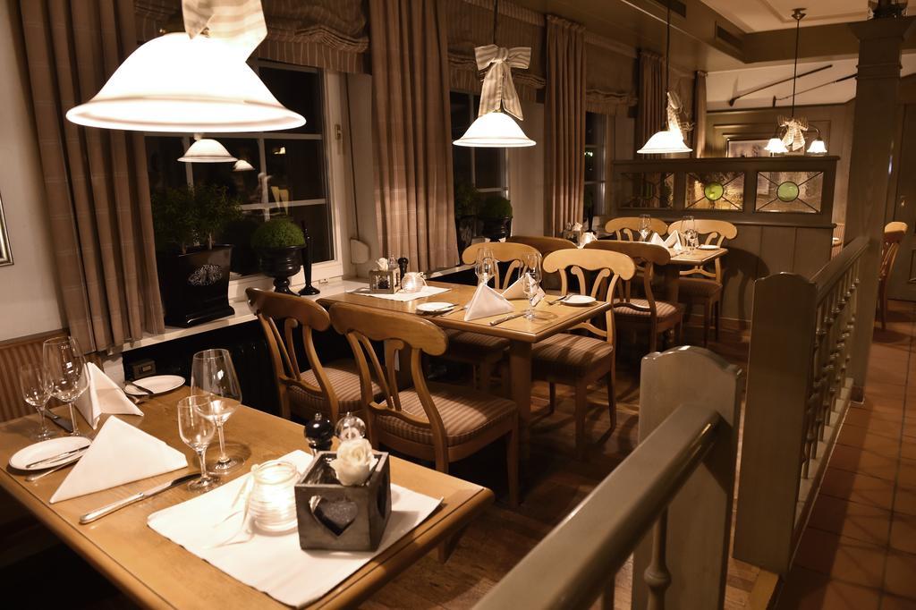 Hotel & Restaurant Schoenau بين المظهر الخارجي الصورة