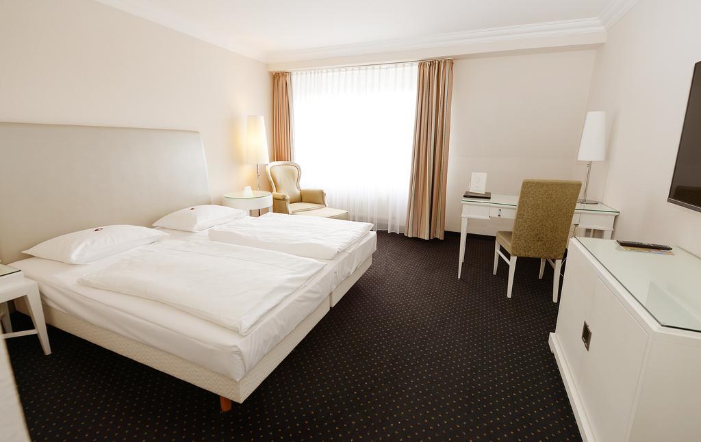 Hotel & Restaurant Schoenau بين المظهر الخارجي الصورة
