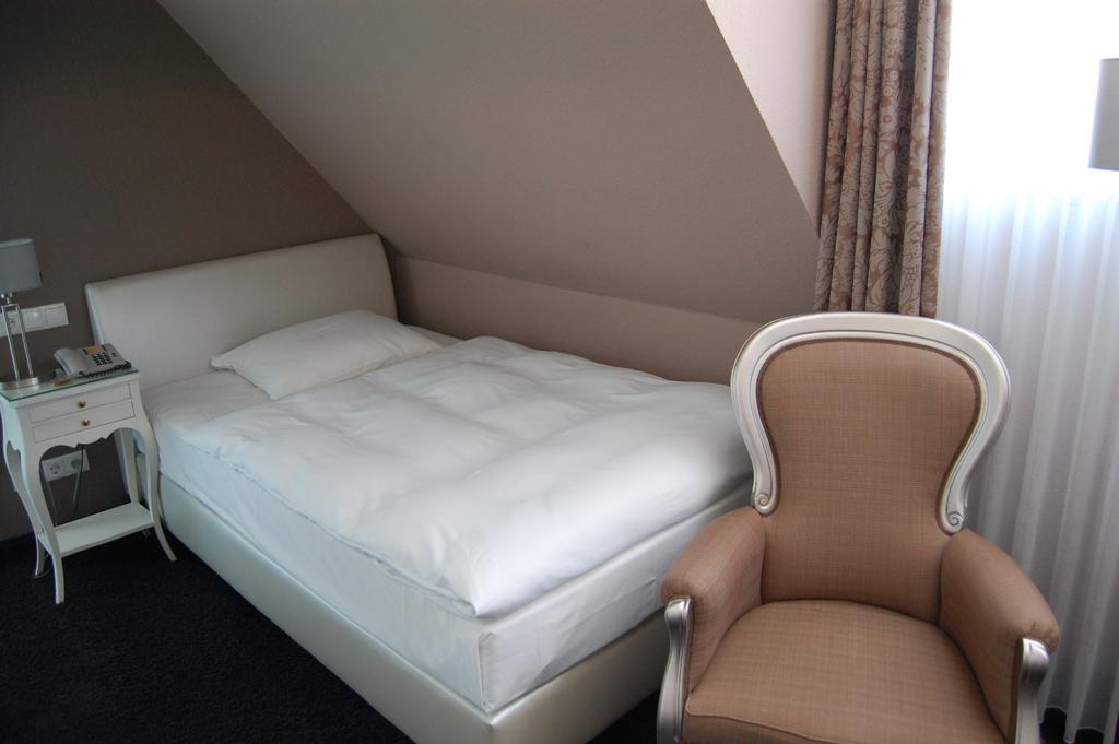 Hotel & Restaurant Schoenau بين المظهر الخارجي الصورة
