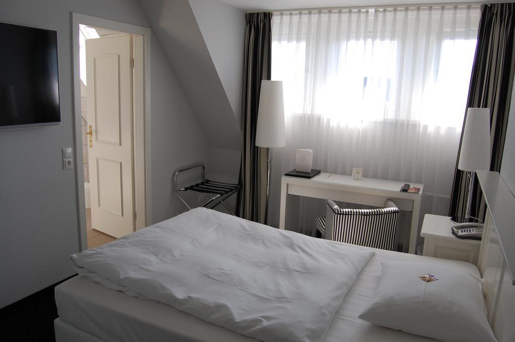 Hotel & Restaurant Schoenau بين المظهر الخارجي الصورة